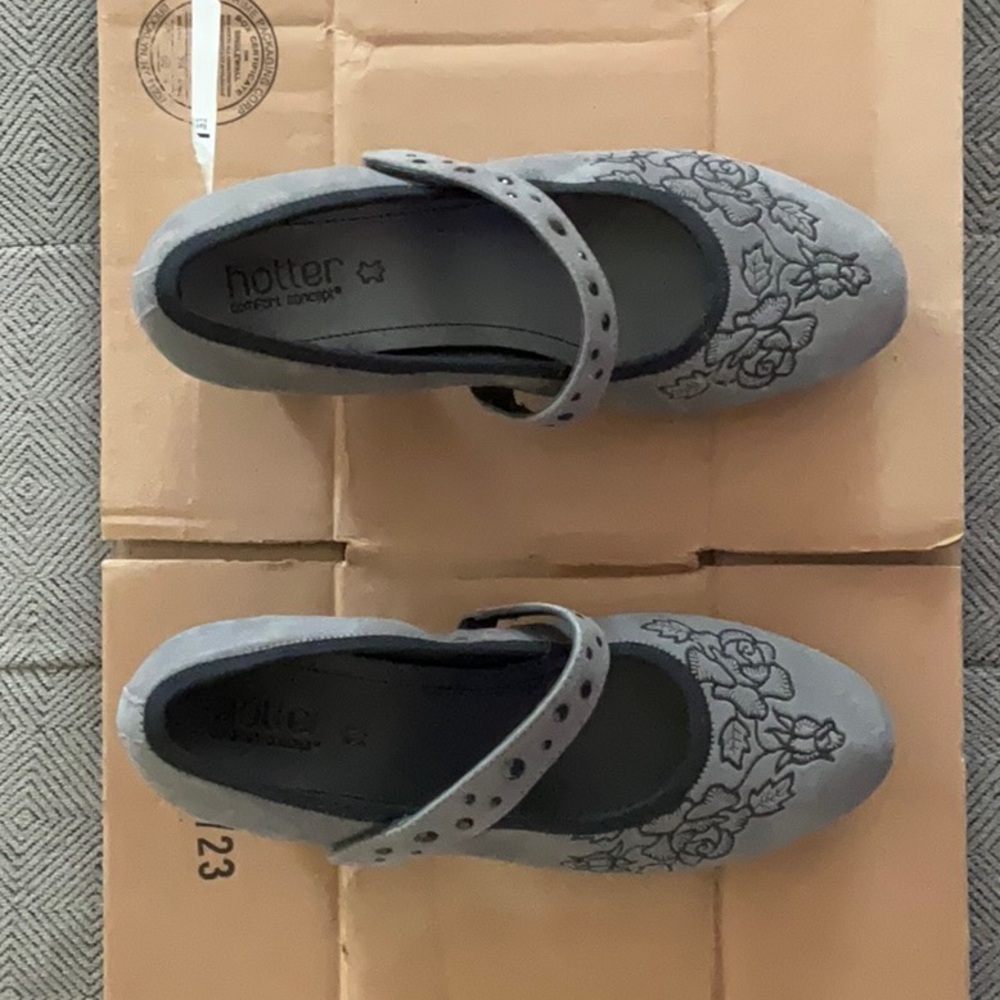 Gorgeous Size 8.5 Hotter Shoes